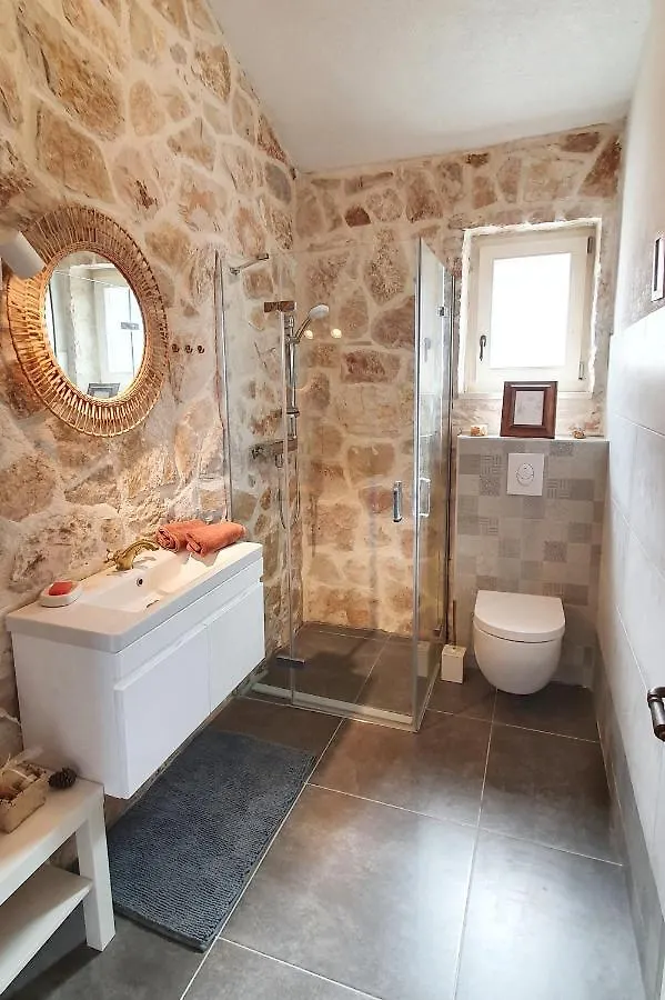 Apartamento Villa Pearl Of Kali, Island Ugljan - First Row To The Sea