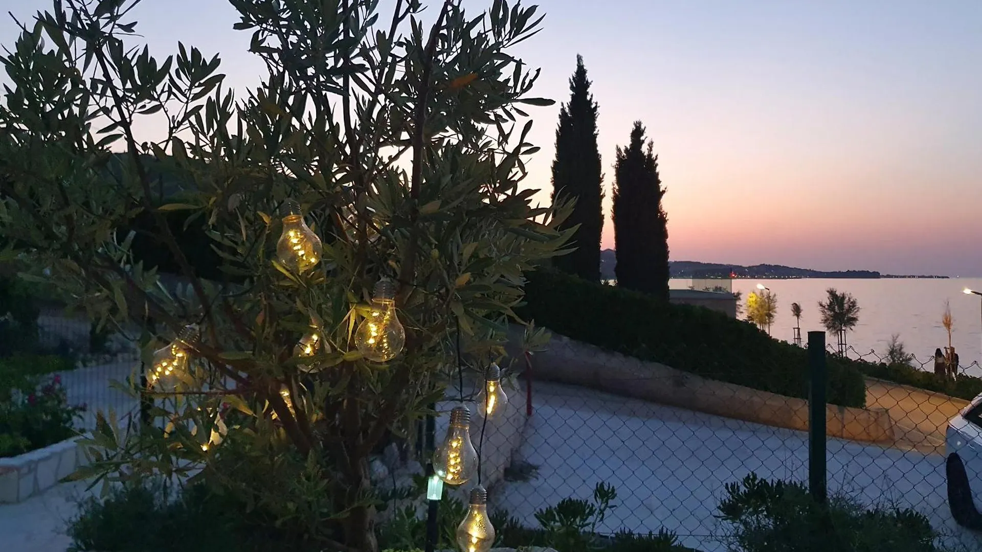 Villa Pearl Of Kali - Seafront Apartment